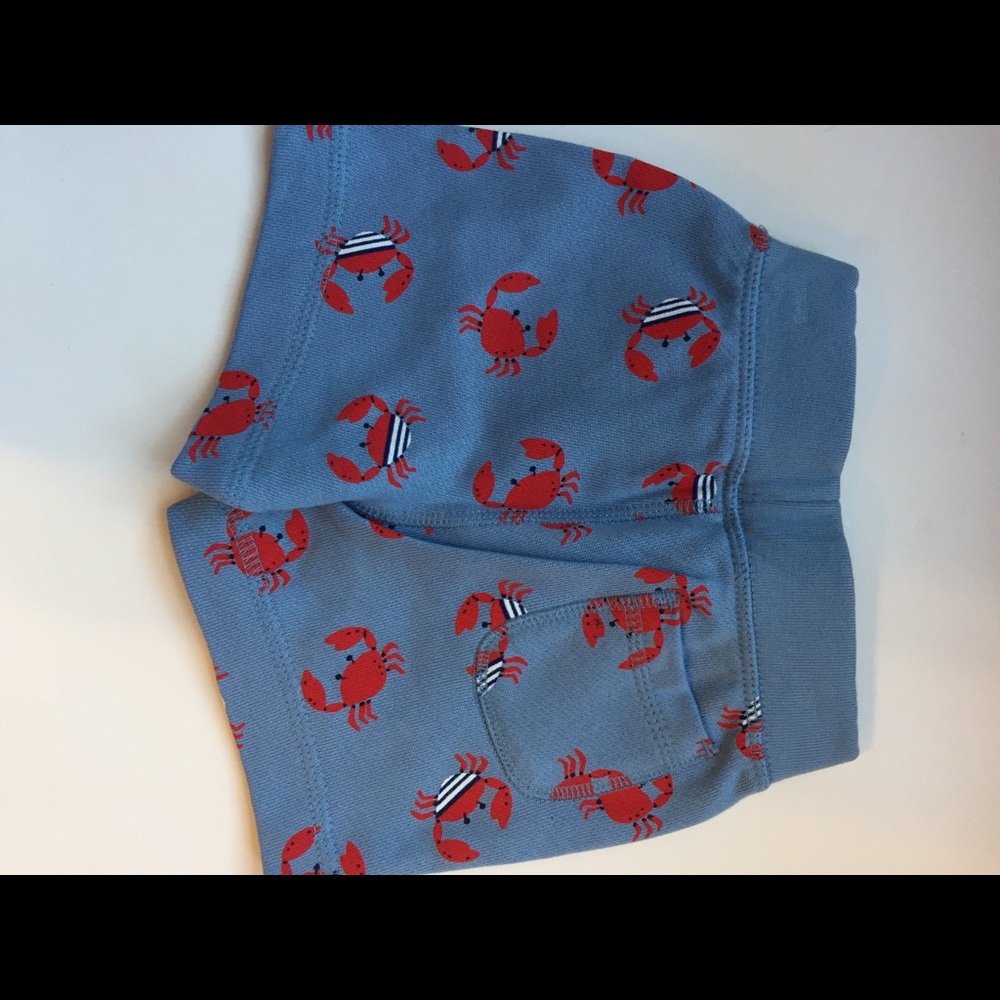 🦀 🏖 ☀️ Baby GAP NWT blue shorts with red crabs! - Picture 3 of 4